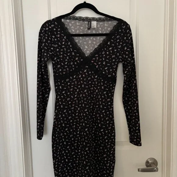 H&M Lace Trimed Ribbed Dress - Picture 3 of 5